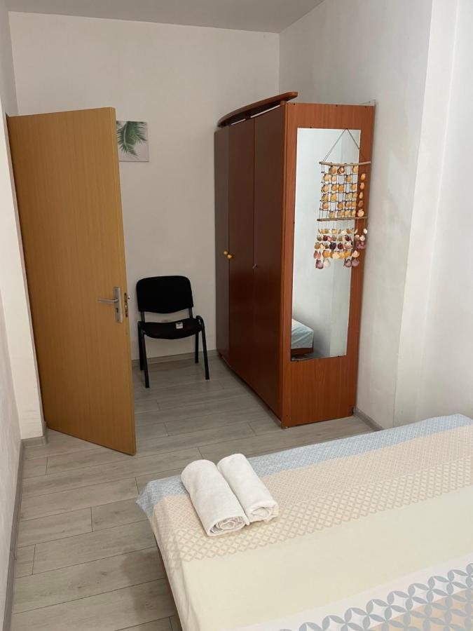 Apartament Piata Amzei 1 Boekarest Buitenkant foto
